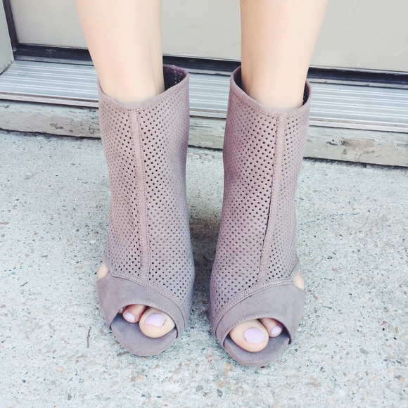 LAST ONE! Toni Cut Out Peep Toe Booties - Picture 2 of 4