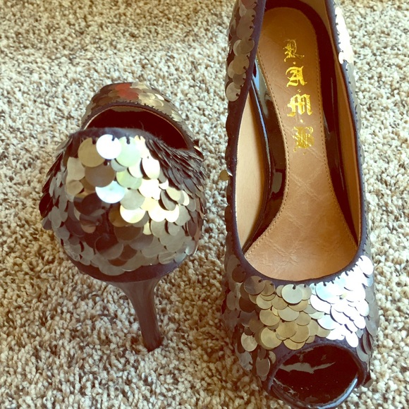 L.A.M.B sequence stilettos 4' peep toe heels