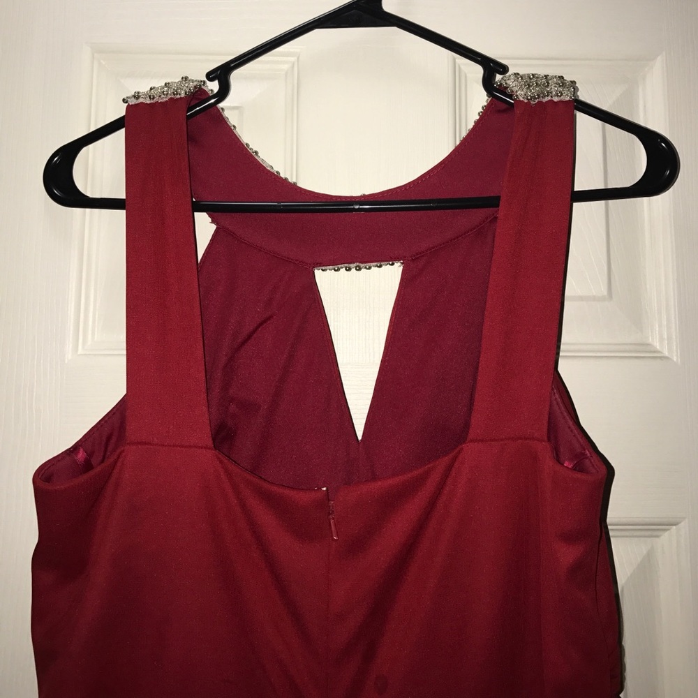 Red dress - Picture 2 of 4