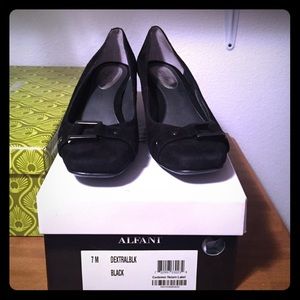 Black buckle Wedges!