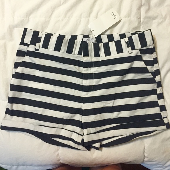 NWT Tobi Black and White Striped Shorts - Picture 2 of 3