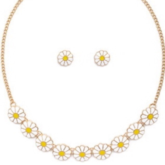 🔴SOLD🔴 NWT daisy set
