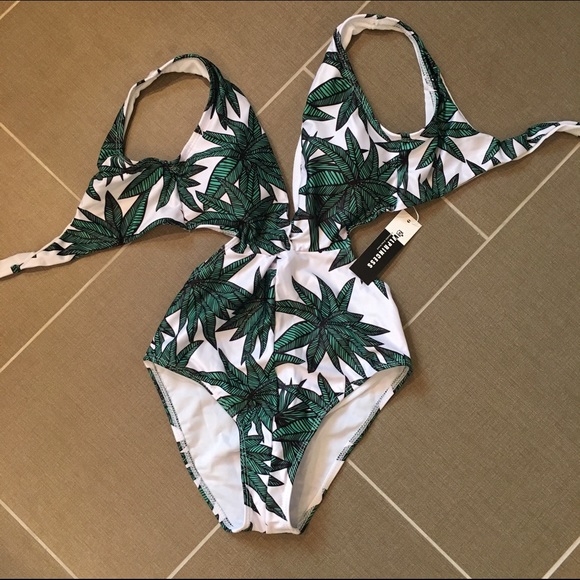 ALL OFFERS CONSIDERED tropical banana leaf - Picture 3 of 5