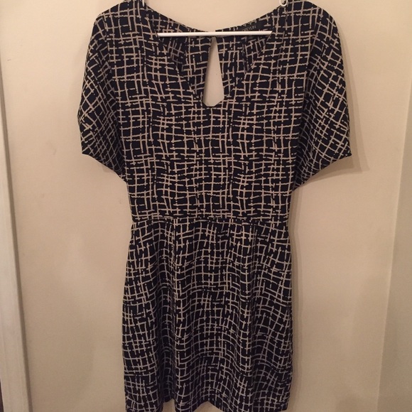 Greylin Dresses & Skirts - Navy Dress with beige houndstooth--cut out back