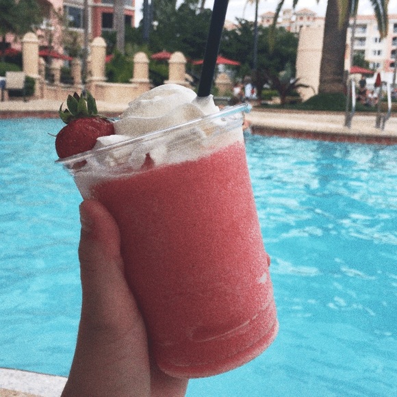 Meet your Posher, Christina - Picture 1 of 2