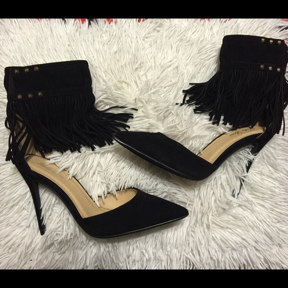 ⛔❗️New❗️Black Suede fringe 3" pointed heels - Picture 2 of 3
