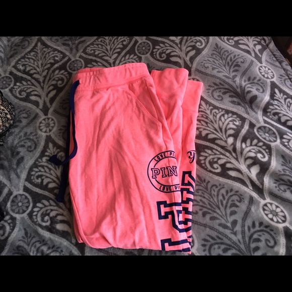 Pink skinny collegiate pant💕