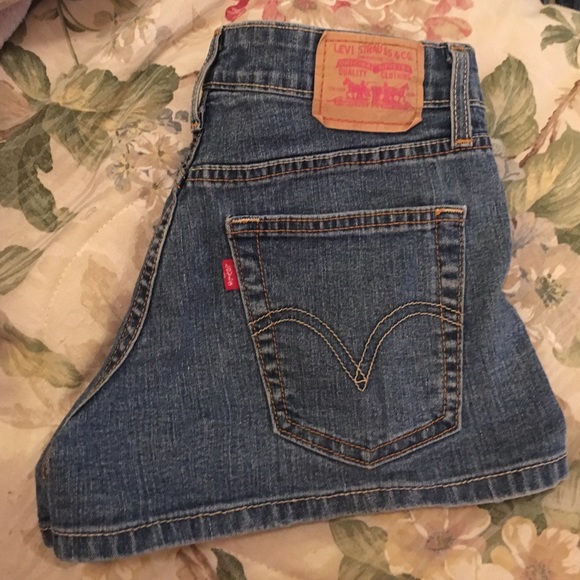 Levi's Jean Shorts - Picture 2 of 2