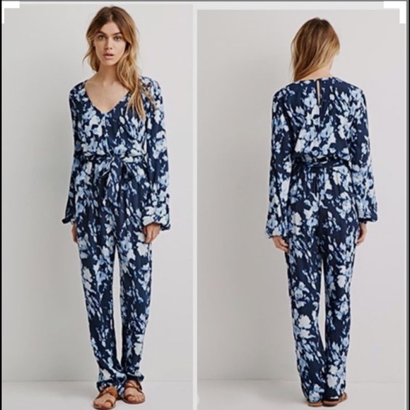 🌊 Navy Blue and White Jumpsuit 🌊