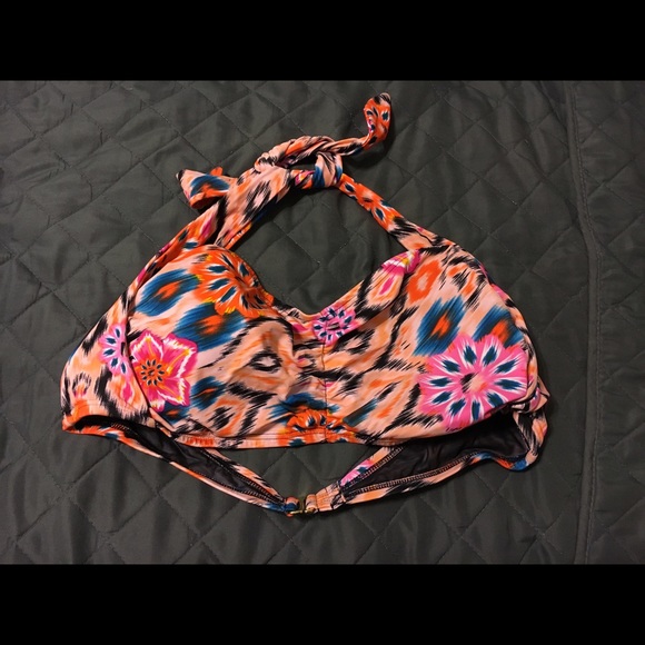 Plus size bikini top