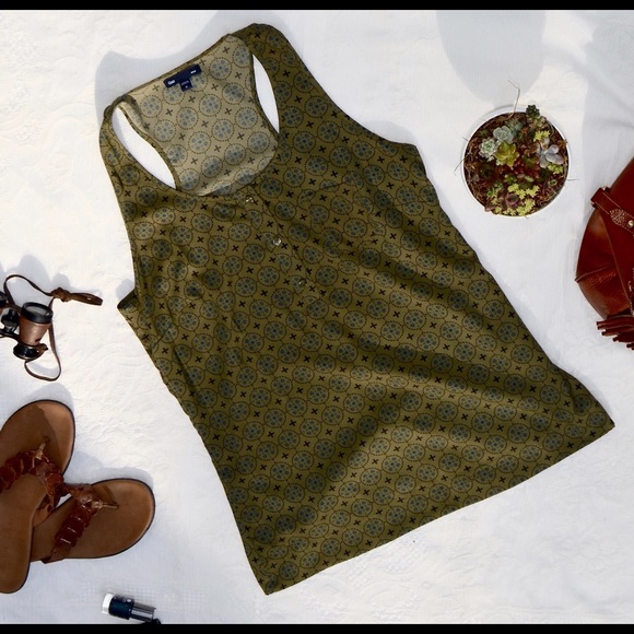 GAP Tops - ⭐️ Gap Sleeveless Blouse, olive/army green