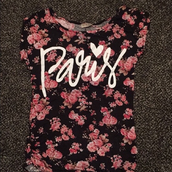 Graphic tee - Picture 1 of 1