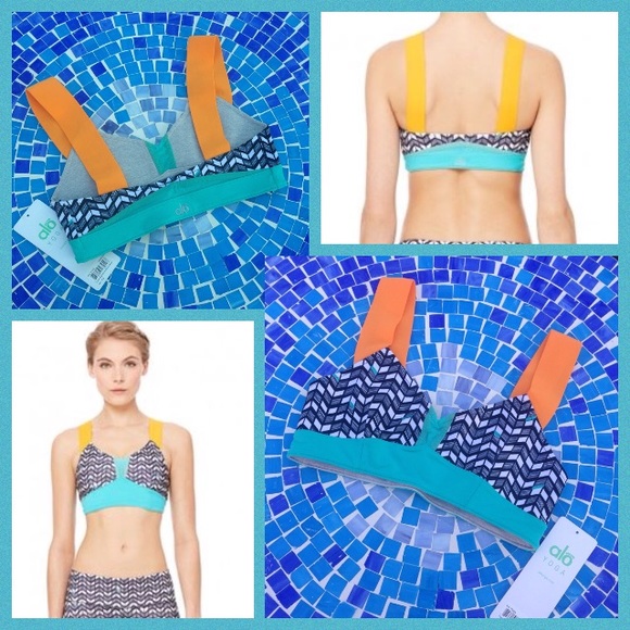 NEW!  ALO Yoga reversible bra in flame orange/Aqua - Picture 4 of 4