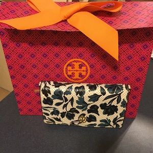 Tory Burch Robinson Chain Wallet