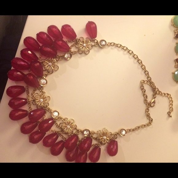 beautiful pink and gold statement necklace