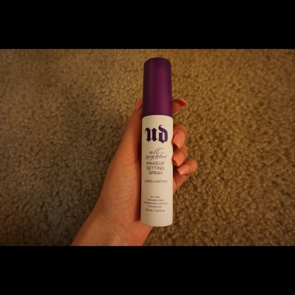 Urban Decay All Nighter Setting Spray. Travel Size