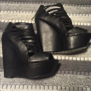 Steve Madden Louees wedges