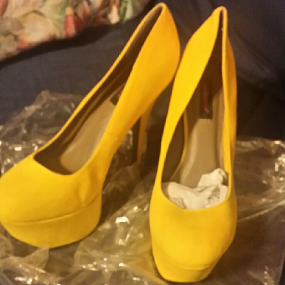 Dollhouse high heels new