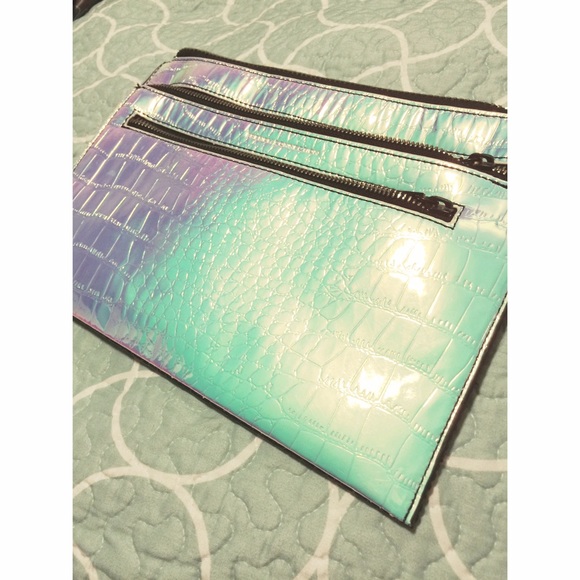 3pkt clutch by French Connection