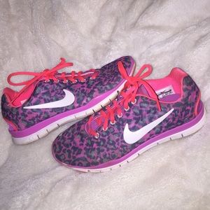 Nike FREE RUN 5.0 size9 pink leopard