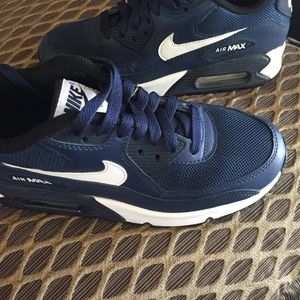 Air max 90s. Kids size 4Y!