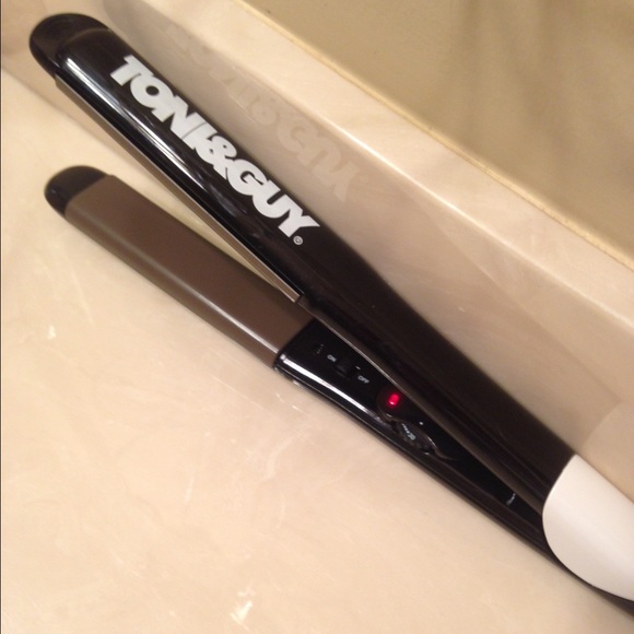 Flat iron straightener