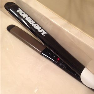 Flat iron straightener