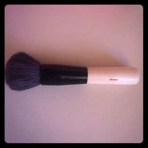 Bobbi brown bronzing brush