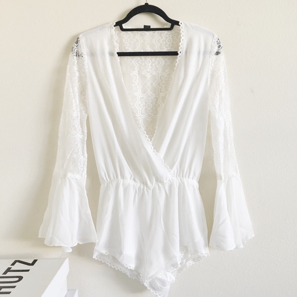 ✨NWOT✨ Nasty Gal Bell Romper - Picture 3 of 4