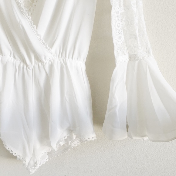 ✨NWOT✨ Nasty Gal Bell Romper - Picture 4 of 4