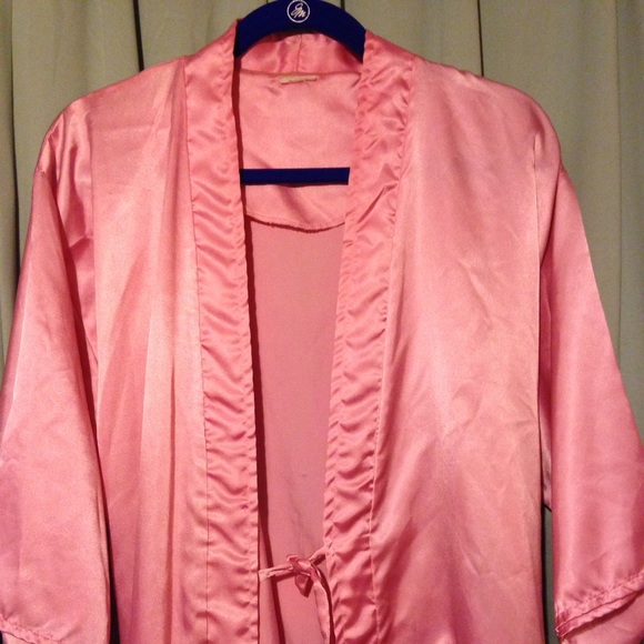 Polyester robe - Picture 3 of 3