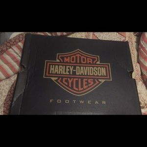 Women's size 6 Harley Davidson tall zip up