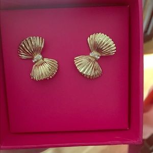 NWT: Lilly Pulitzer Gold Bow Earrings with box NWT: Lilly Pulitzer Gold Bow Earrings with box