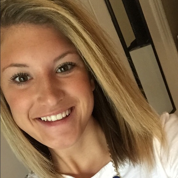 Meet your Posher, Briana - Picture 1 of 1