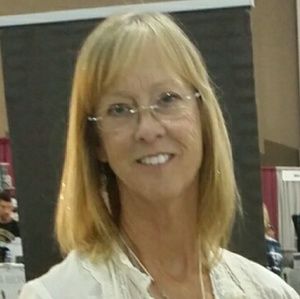 Meet your Posher, Elaine