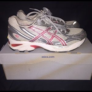 Women's Asics Gel 2150 Running shoes sz 7.5 👟💪🏽