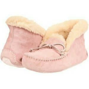 NIB UGG Alena Slippers - PRICE FIRM!!