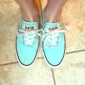Turquoise chucks! 🤘💕