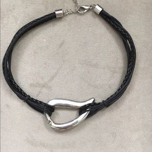 Trendy leather necklace