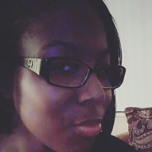 Meet your Posher, Robyn