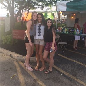 Meet your Posher, Alyssa