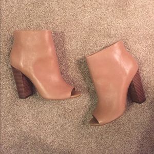 Brand new ALDO shoes never worn!!