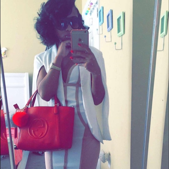 Dresses & Skirts - Nude and White fitted dress