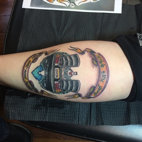 Meet your Posher, Lauren - Picture 4 of 4