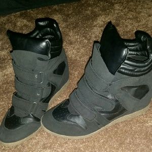 Candie's Sneaker Wedge