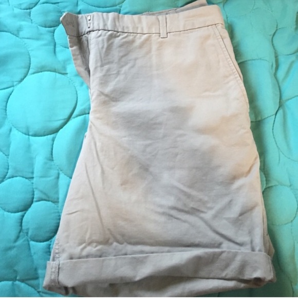 Size 12 GAP boyfriend roll up shorts!