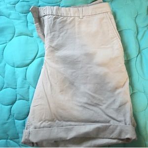 Size 12 GAP boyfriend roll up shorts!