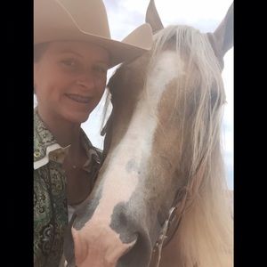 Meet your Posher, Ashlie