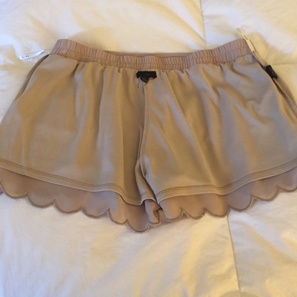 Little Tan/Beige Shorts - Picture 4 of 4