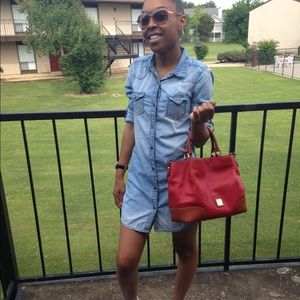 Meet your Posher, Alexis